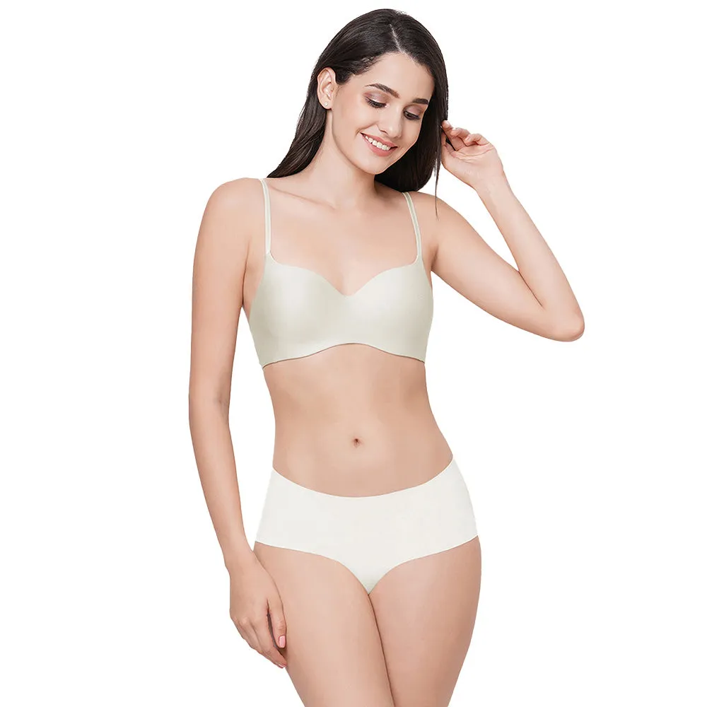 Basic Mold Padded Non Wired 3/4Th Cup Everyday Wear Seamless T-Shirt Bra - Cream