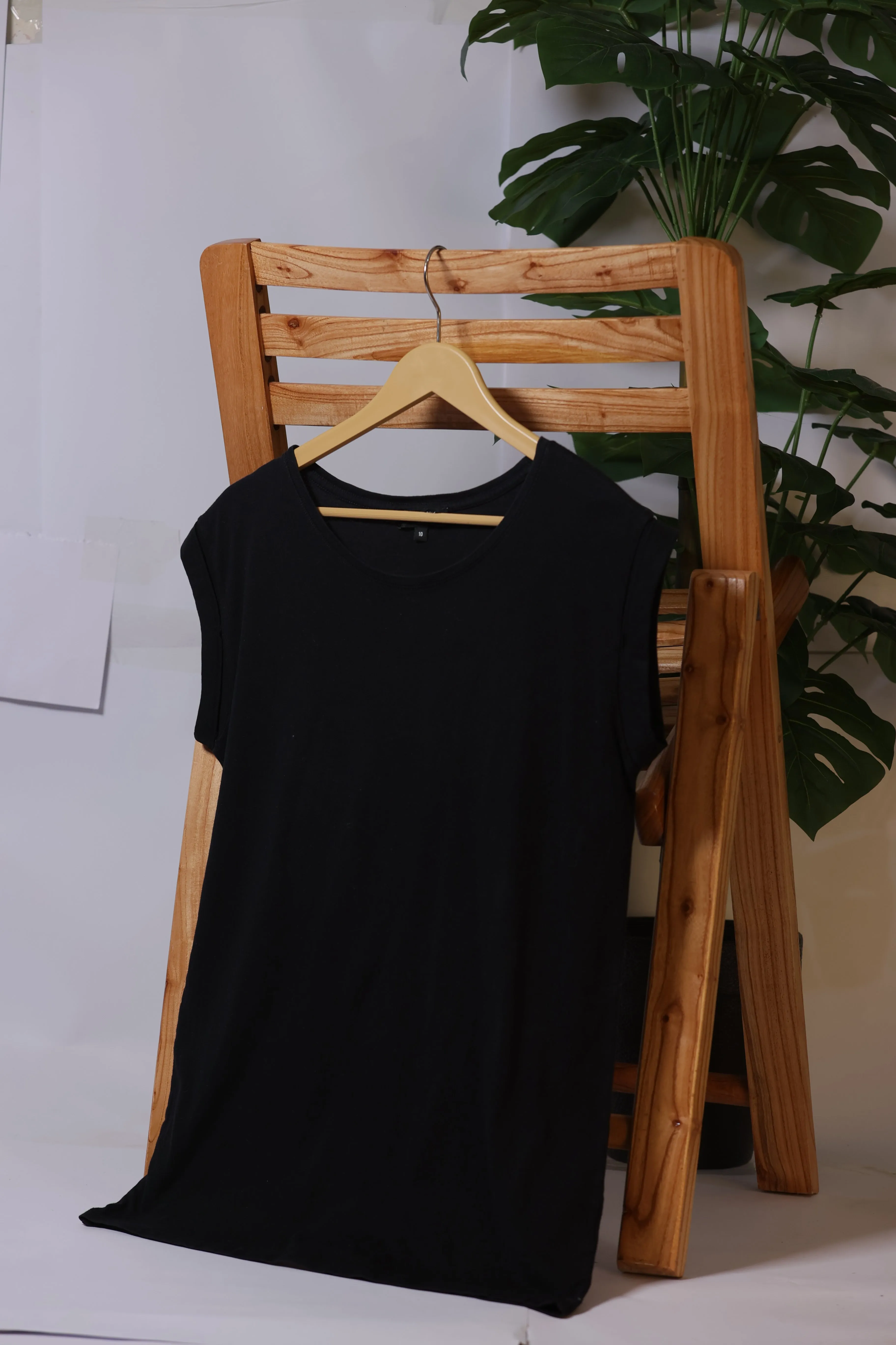 Sleeveless T-shirt By New Look